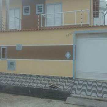 Sobrado em Itanhaém, bairro Jardim Suarão