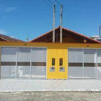 Casa em Mongaguá, bairro Agenor de Campos