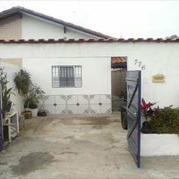 Casa em Mongaguá, bairro Balneário Itaóca
