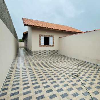 Casa em Mongaguá, bairro Itaguaí