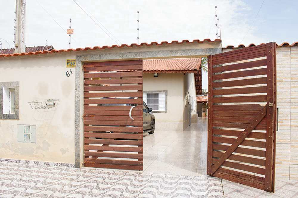 Casa em Itanhaém, no bairro Jardim Santa Terezinha