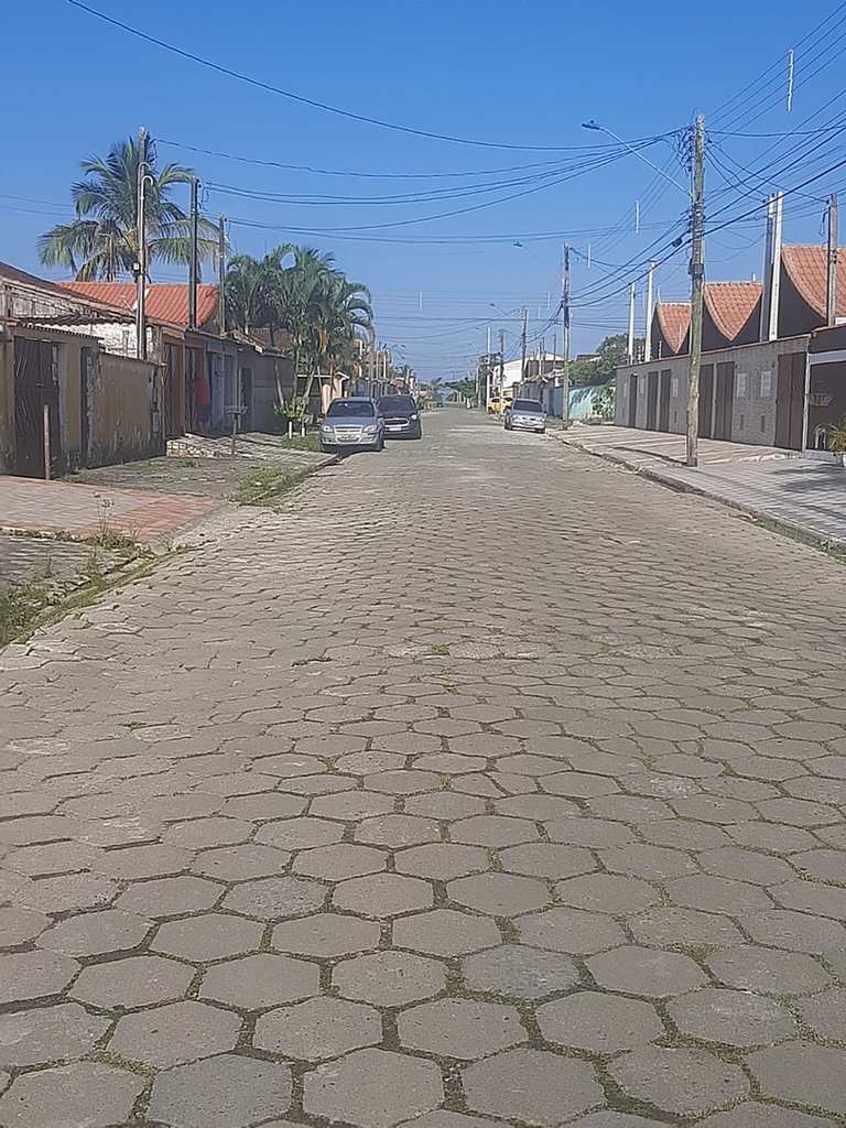 Sobrado em Mongaguá, no bairro Balneário Jussara