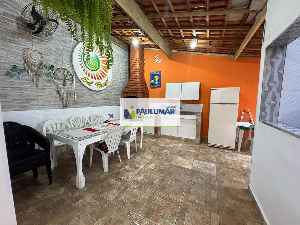 Casa em Mongaguá, no bairro Centro