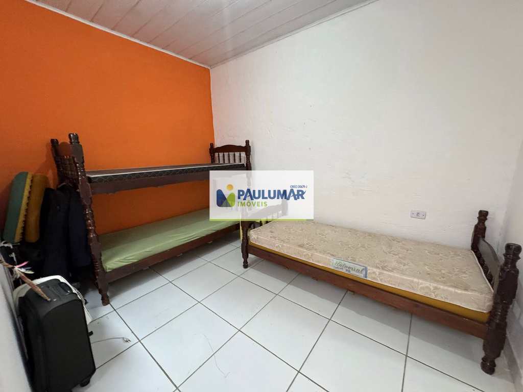 Casa em Mongaguá, no bairro Centro