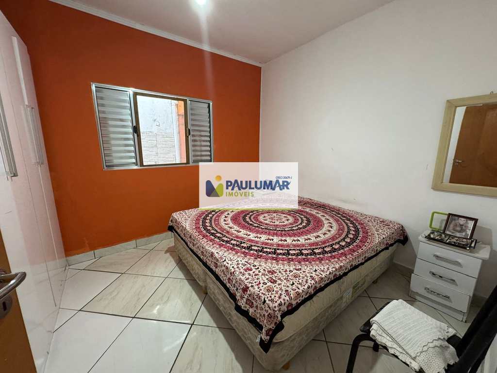 Casa em Mongaguá, no bairro Centro