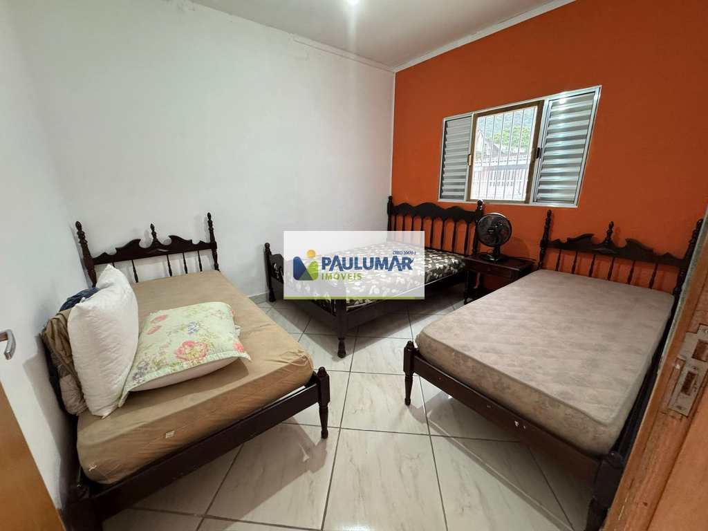 Casa em Mongaguá, no bairro Centro