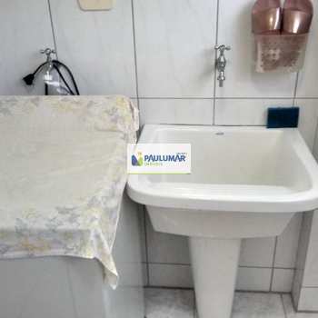 Apartamento em Mongaguá, bairro Centro