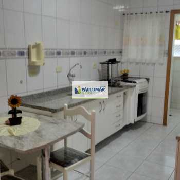 Apartamento em Mongaguá, bairro Centro