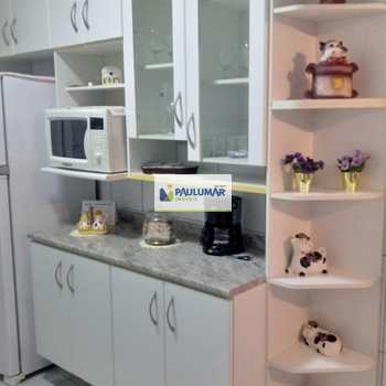 Apartamento em Mongaguá, bairro Centro