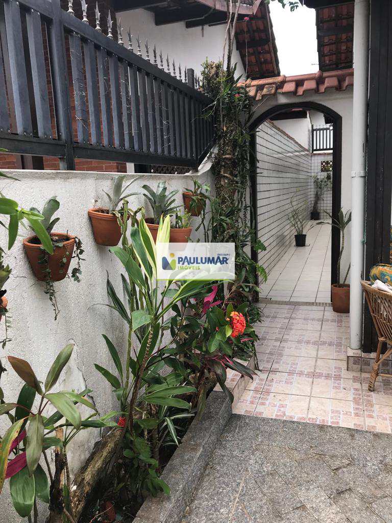 Casa em Praia Grande, no bairro Jardim Imperador