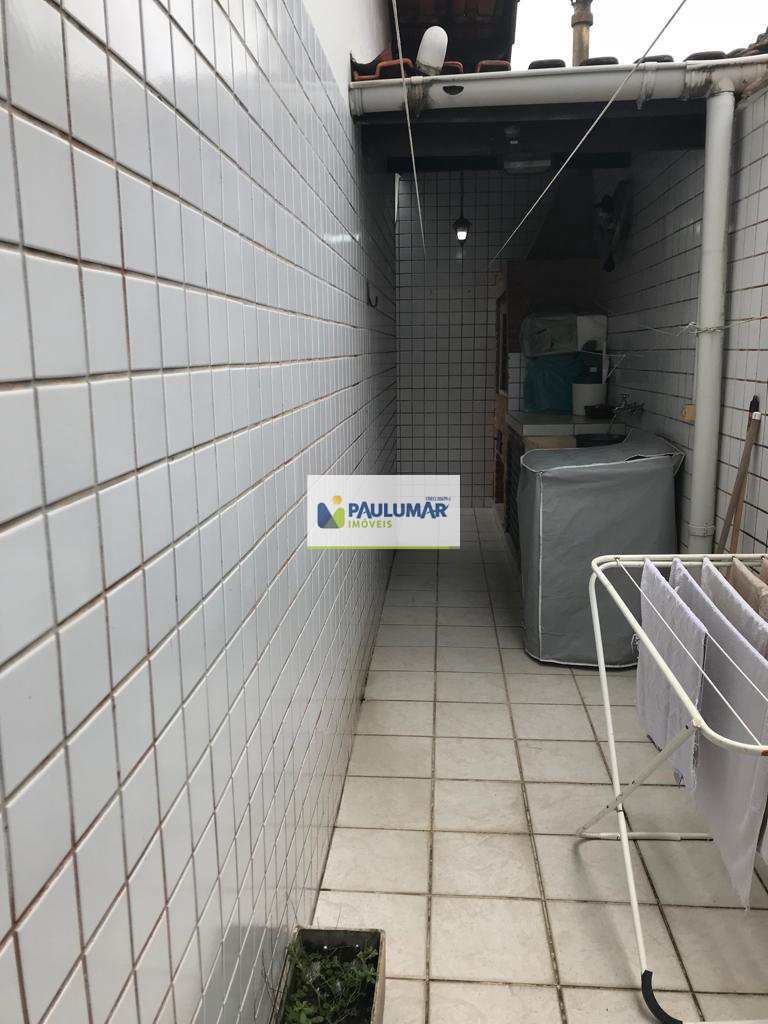 Casa em Praia Grande, no bairro Jardim Imperador