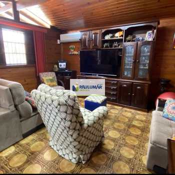 Casa em Mongaguá, bairro Jardim Praia Grande