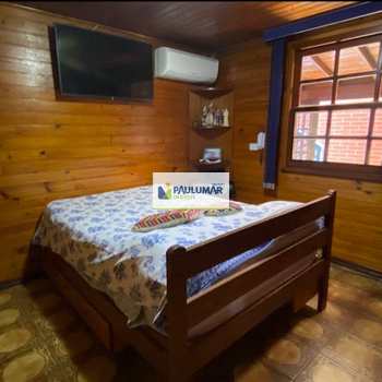 Casa em Mongaguá, bairro Jardim Praia Grande