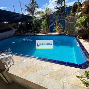 Casa em Mongaguá, bairro Jardim Praia Grande