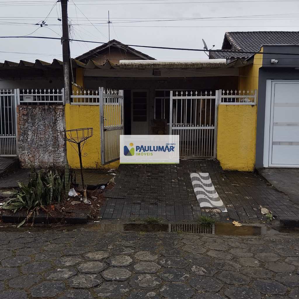 Casa em Mongaguá, no bairro Pedreira