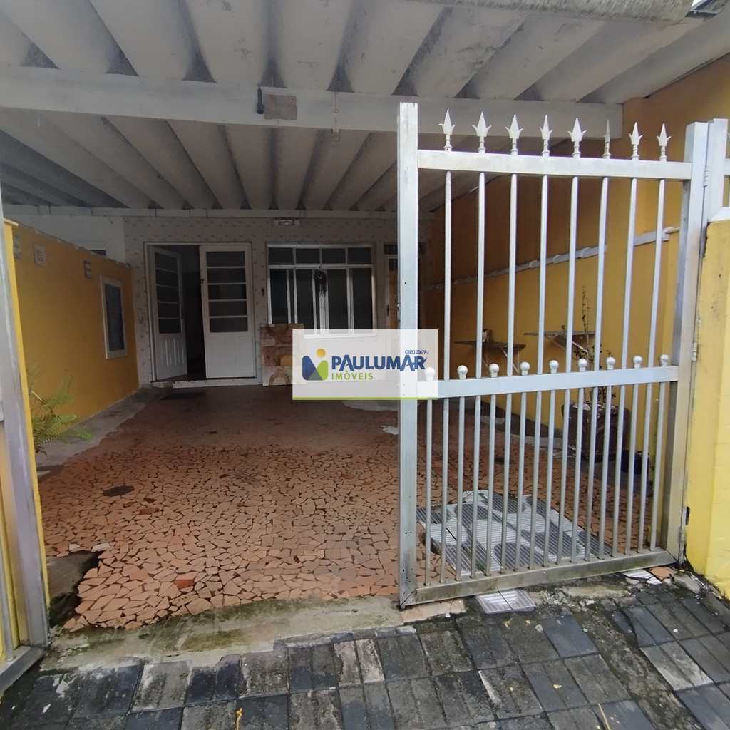 Casa em Mongaguá, no bairro Pedreira