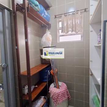 Apartamento em Mongaguá, bairro Centro