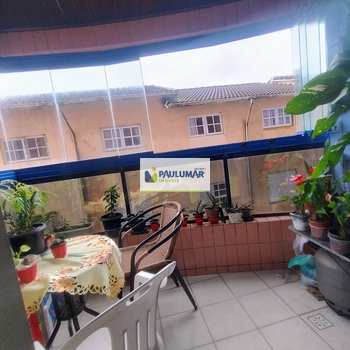 Apartamento em Mongaguá, bairro Centro