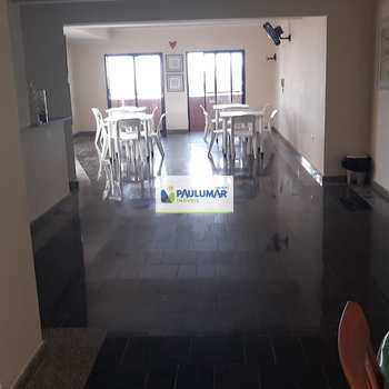 Apartamento em Mongaguá, bairro Centro