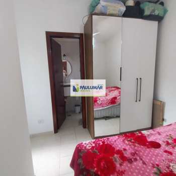 Apartamento em Mongaguá, bairro Centro