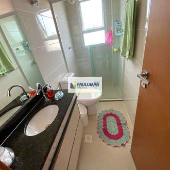 Apartamento em Mongaguá, bairro Jardim Aguapeu