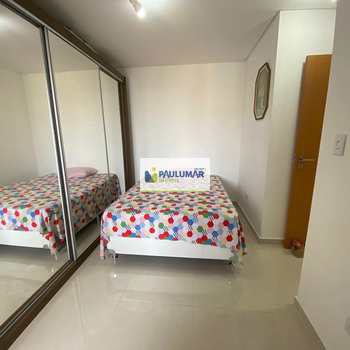Apartamento em Mongaguá, bairro Jardim Aguapeu