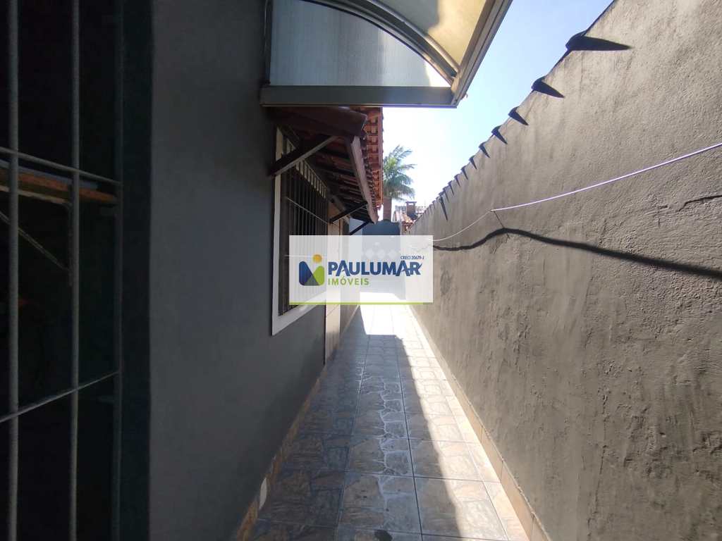 Casa em Mongaguá, no bairro Vila Anhanguera