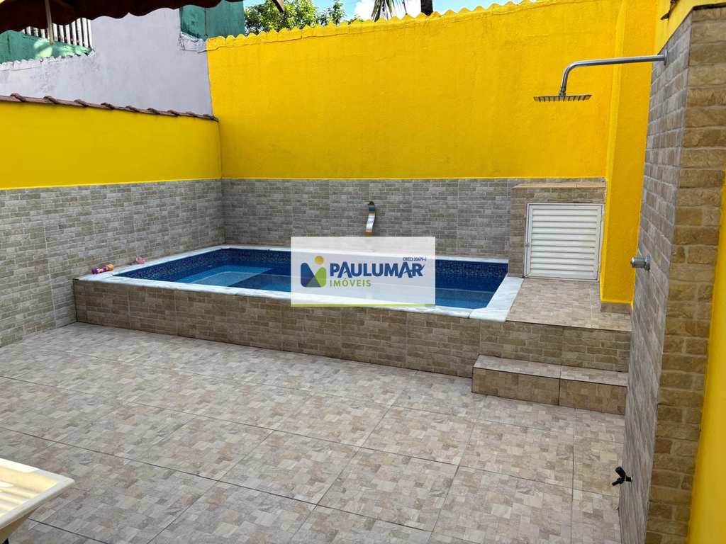 Casa em Mongaguá, no bairro Vila Anhanguera