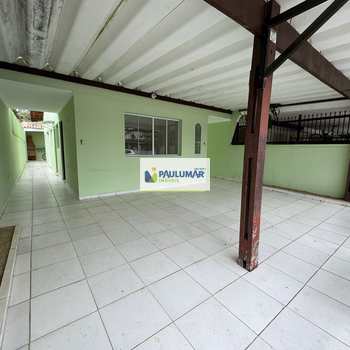 Casa em Praia Grande, bairro Solemar