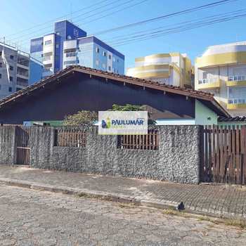 Casa em Mongaguá, bairro Vera Cruz