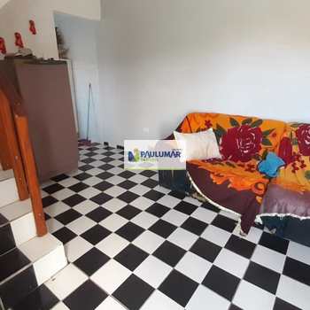 Sobrado em Mongaguá, bairro Balneário Santa Eugênia
