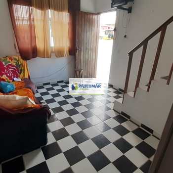Sobrado em Mongaguá, bairro Balneário Santa Eugênia