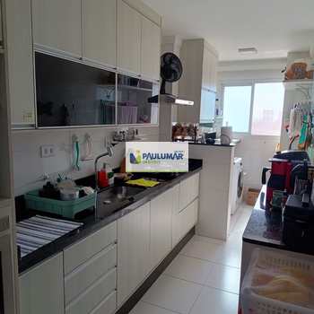 Apartamento em Mongaguá, bairro Centro
