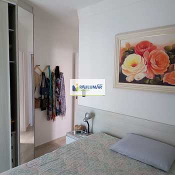 Apartamento em Mongaguá, bairro Centro