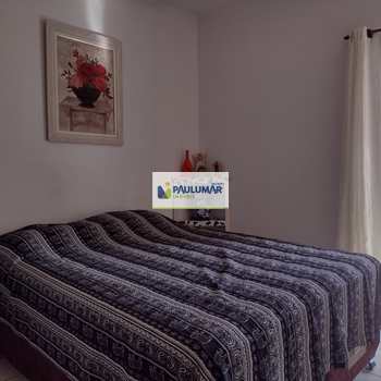 Apartamento em Mongaguá, bairro Centro