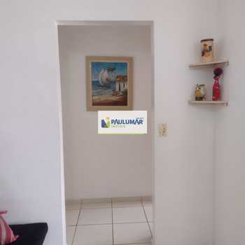 Apartamento em Mongaguá, bairro Centro