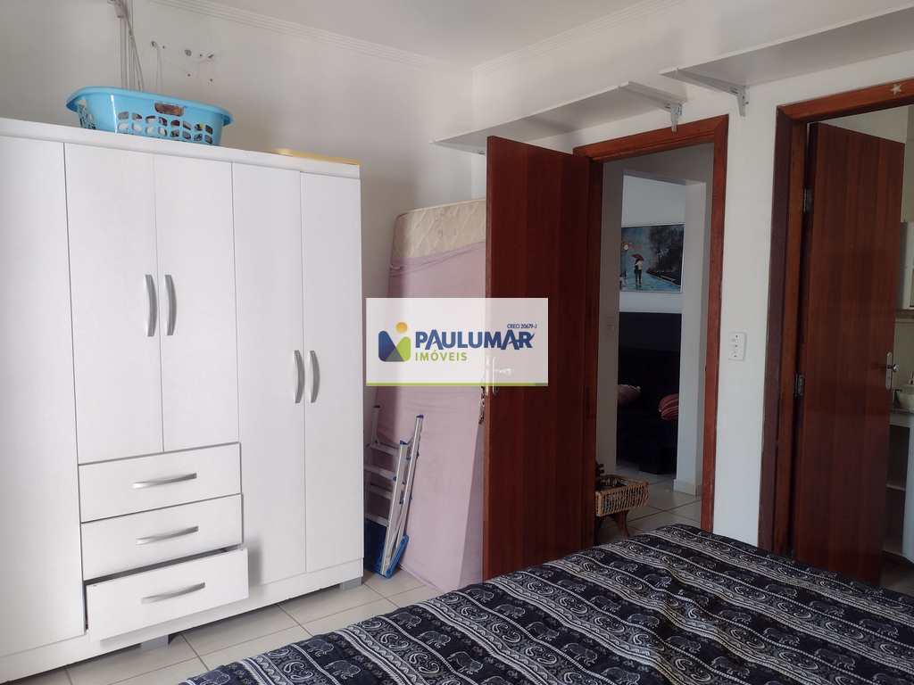 Apartamento em Mongaguá, no bairro Centro