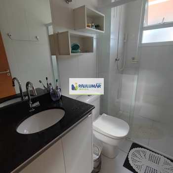 Apartamento em Mongaguá, bairro Centro