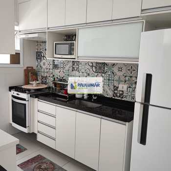 Apartamento em Mongaguá, bairro Centro