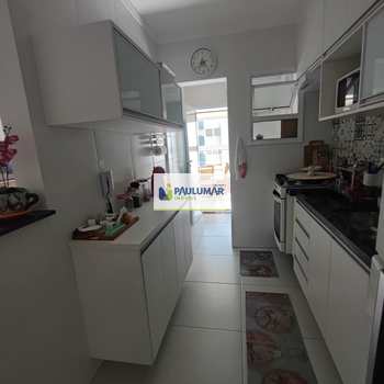 Apartamento em Mongaguá, bairro Centro