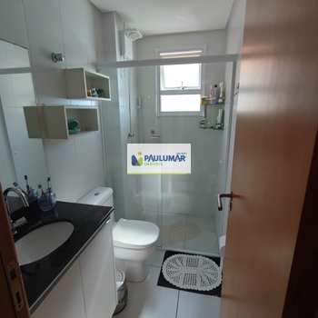 Apartamento em Mongaguá, bairro Centro