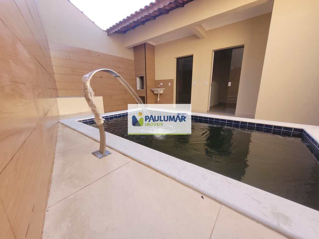 Casa em Mongaguá, no bairro Jardim Aguapeu