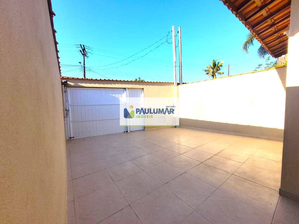 Casa em Mongaguá, no bairro Jardim Aguapeu