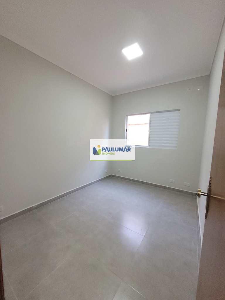 Casa em Mongaguá, no bairro Jardim Aguapeu