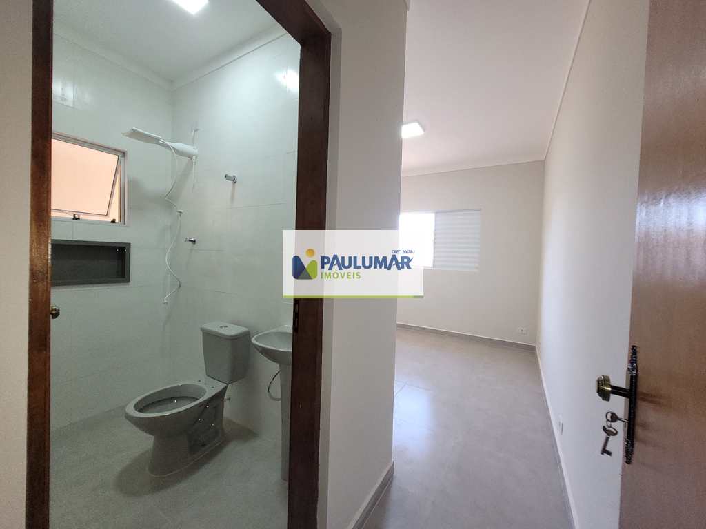 Casa em Mongaguá, no bairro Jardim Aguapeu