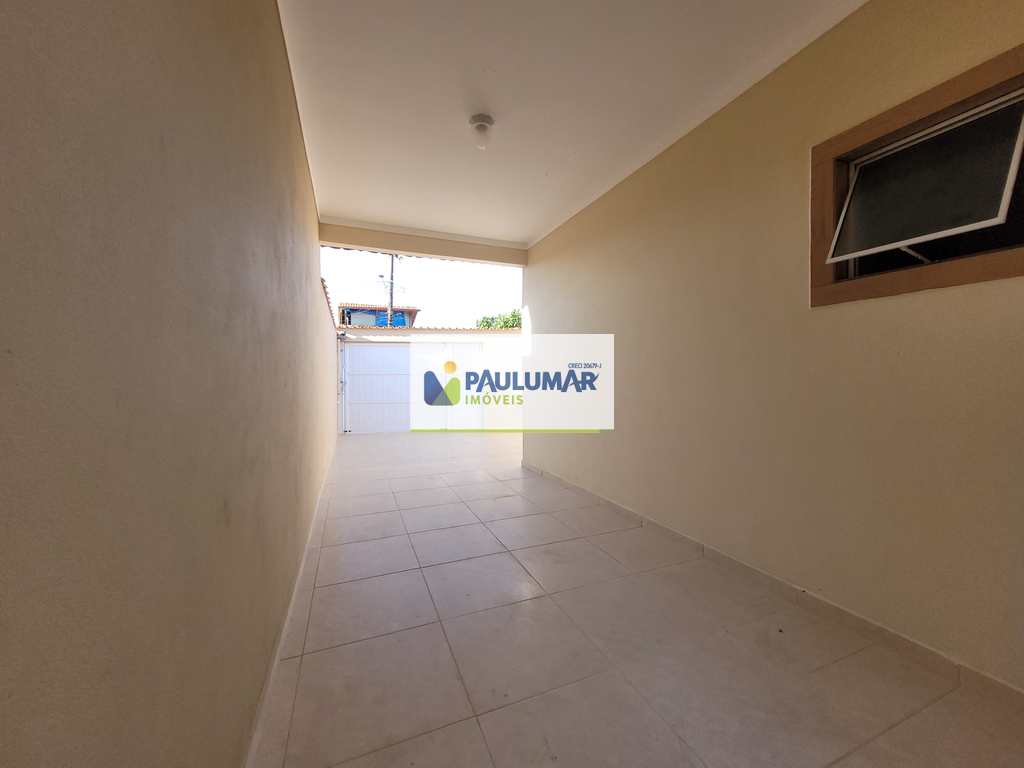 Casa em Mongaguá, no bairro Jardim Aguapeu