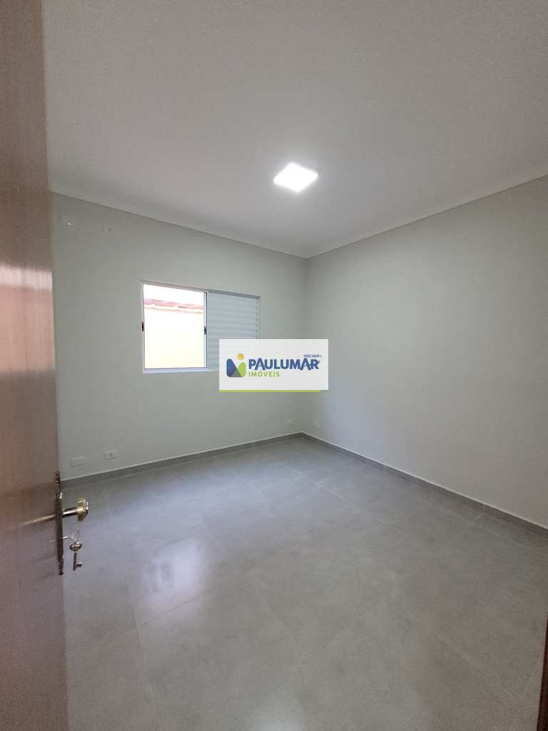 Casa em Mongaguá, no bairro Jardim Aguapeu
