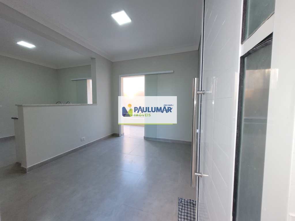Casa em Mongaguá, no bairro Jardim Aguapeu