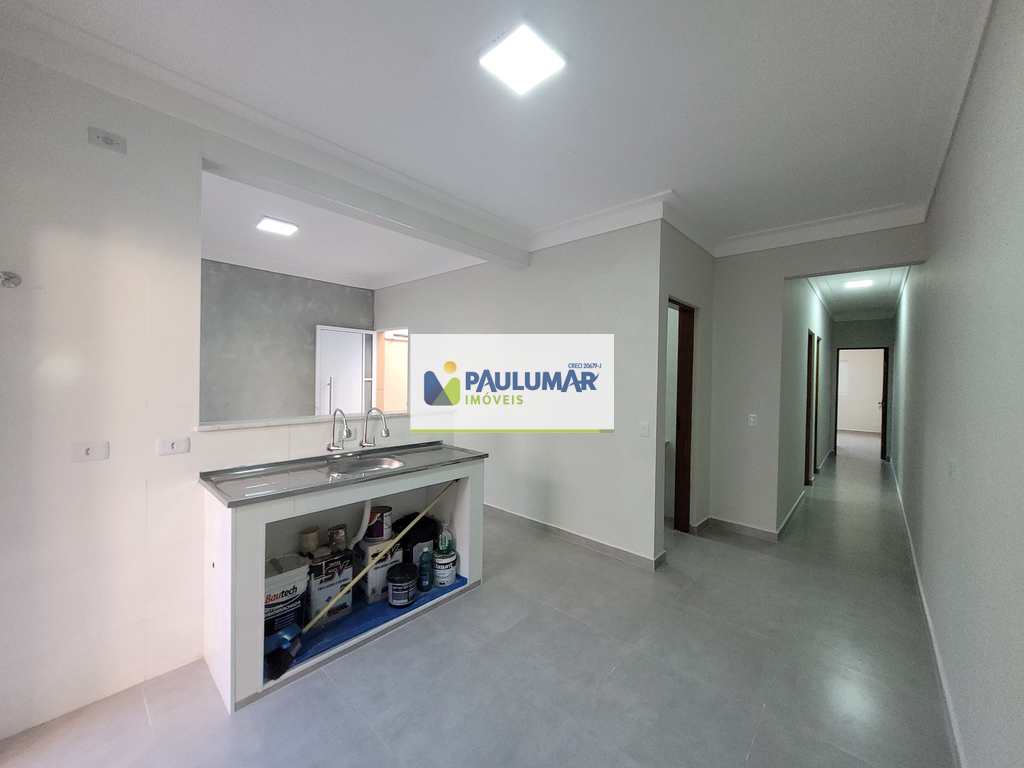 Casa em Mongaguá, no bairro Jardim Aguapeu