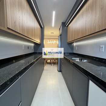 Apartamento em Praia Grande, bairro Boqueirão